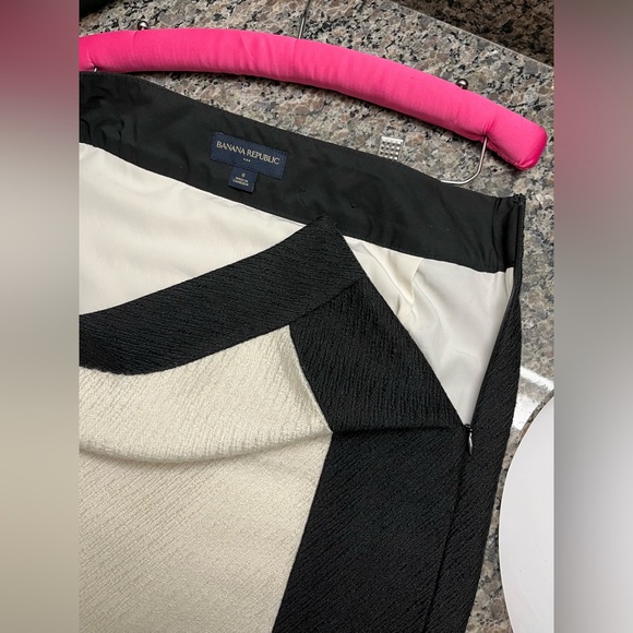 Banana Republic lined skirt- size 8 - Picture 2 of 5